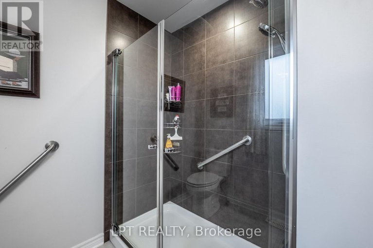 28831575/491-valade-crescent/fallingbrookpineridge/ottawa/ontario/K4A2W6_31