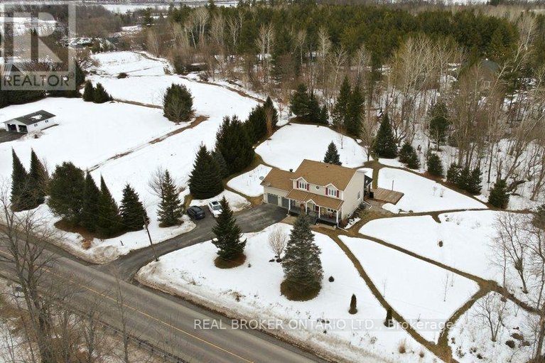 29463129/1585-becketts-creek-road/cumberland-west/ottawa/ontario/K4C1C8_36