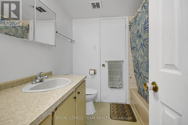 28494304/52-bowhill-avenue/borden-farmstewart-farmcarleton-heightsparkwood-hills/ottawa/ontario/K2E6S7_21