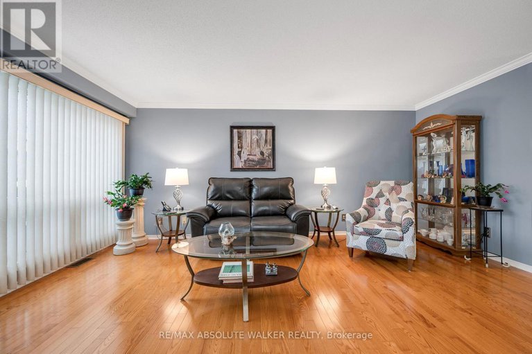 29374387/6169-oak-meadows-drive/chapel-hill/ottawa/ontario/K1C7G8_6