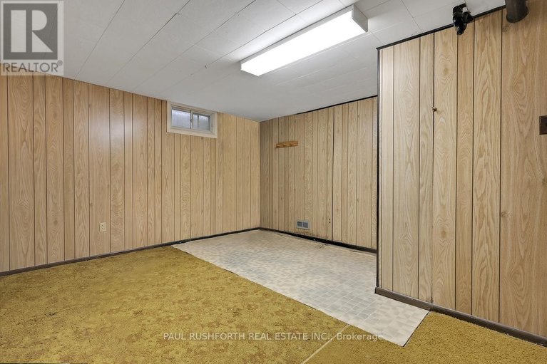 29628784/302-roxdale-avenue/bilberry-creekqueenswood-heights/ottawa/ontario/K1E1T8_29