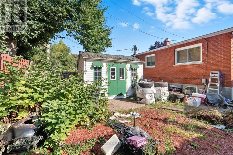 28877038/1293-maitland-avenue/copeland-park/ottawa/ontario/K2C2C4_28