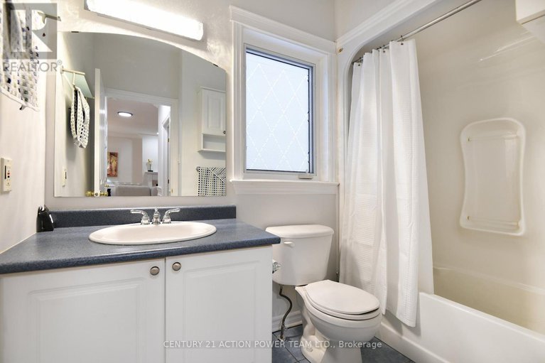 29163831/1969-loasa-lane/springridgeeast-village/ottawa/ontario/K4A4T4_29