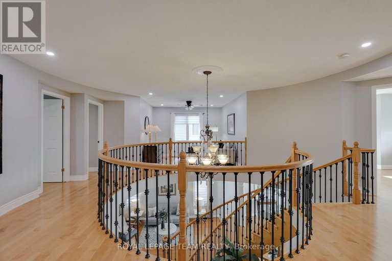 28886612/36-keighley-circle/morgans-grantsouth-march/ottawa/ontario/K2K3H8_24
