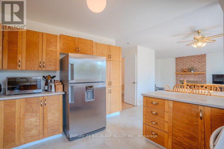 28627502/612-chenier-way/fallingbrookpineridge/ottawa/ontario/K4A1R1_11