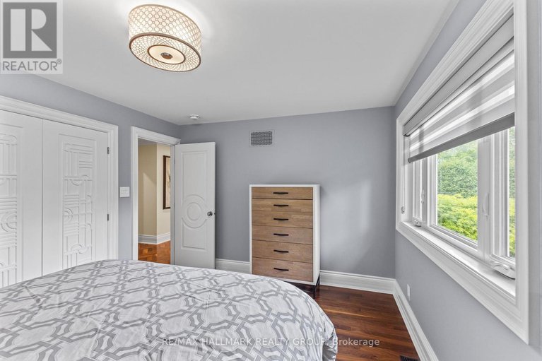 28537676/1883-barnhart-place/alta-vistafaircrest-heights/ottawa/ontario/K1H5B5_26
