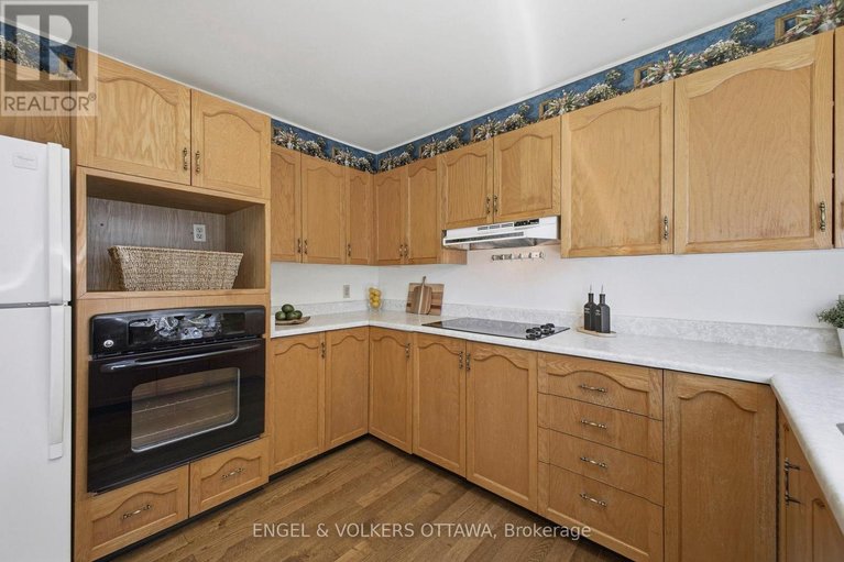 29641175/17-durbin-court/katimavik/ottawa/ontario/K2L3T7_13