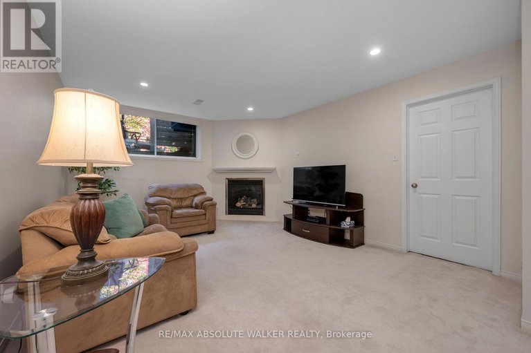 29043009/126-forestcrest-street/chapel-hill/ottawa/ontario/K1C7R3_33