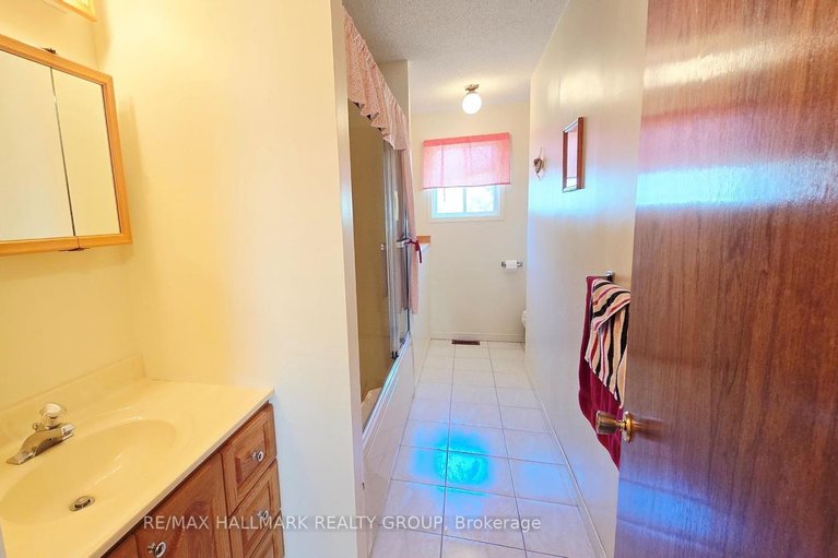 29675642/119-archie-street/constance-bay/ottawa/ontario/K0A3M0_17