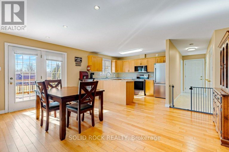 28671866/9-grove-street/iroquois/south-dundas/ontario/K0E1K0_14