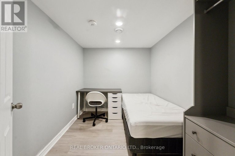 28275807/125-priam-way/westcliffe-estates/ottawa/ontario/K2H8S7_44