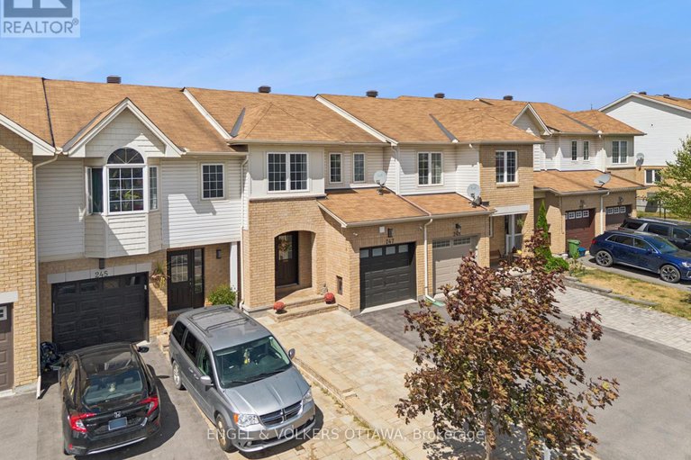 28783227/247-rolling-meadow-crescent/mer-bleuebradley-estatesanderson-park/ottawa/ontario/K1W0A8_3