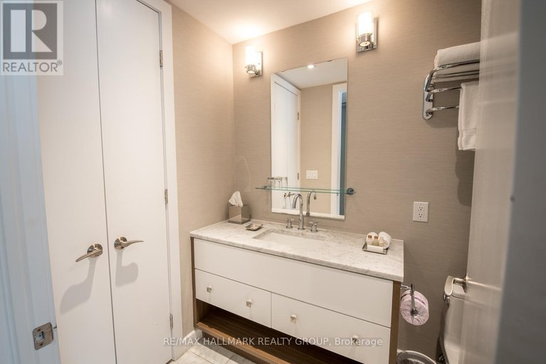 28810610/213-300-lisgar-street/ottawa-centre/ottawa/ontario/K2P0E2_17