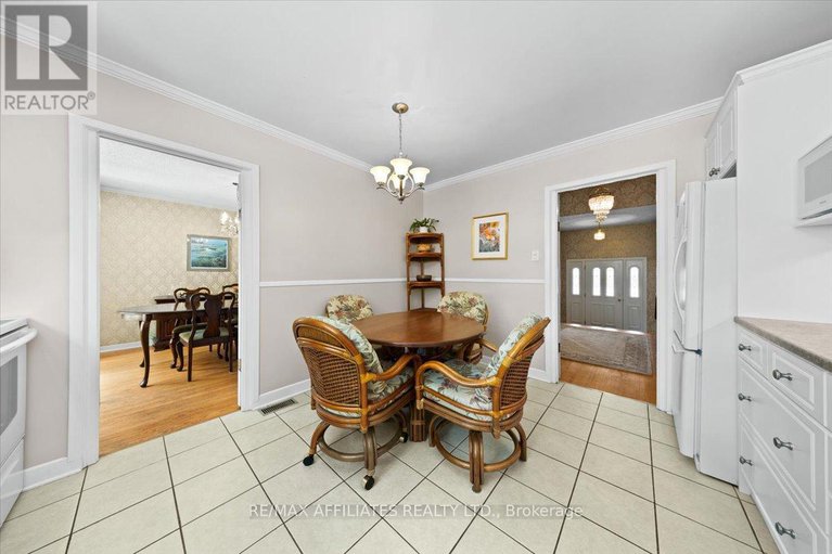 28785482/49-silver-aspen-crescent/blackburn-hamlet/ottawa/ontario/K1B3C3_13