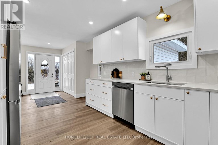 29120870/405-donoghue-road/north-grenville-twp-kemptville-south/north-grenville/ontario/K0G1S0_9