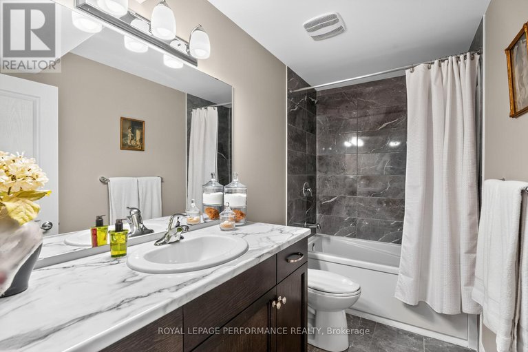 28914598/88-des-rails-street/town-of-rockland/clarence-rockland/ontario/K4K0K2_34