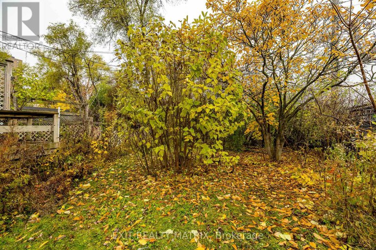 29077893/426-apple-tree-lane/viscount-alexander-park/ottawa/ontario/K1K2R6_38
