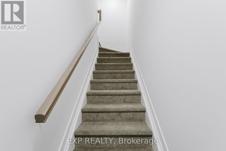 28635776/603-silhouette-private/cedargrovefraserdale/ottawa/ontario/K2J4S3_6