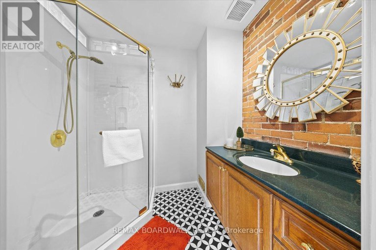 29377343/32-waverley-street/ottawa-centregolden-triangle/ottawa/ontario/K2P0T9_40