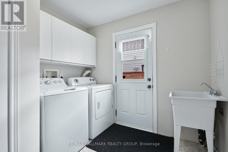 29314461/1743-silver-bark-avenue/orleanssunridge/ottawa/ontario/K1C7A8_22