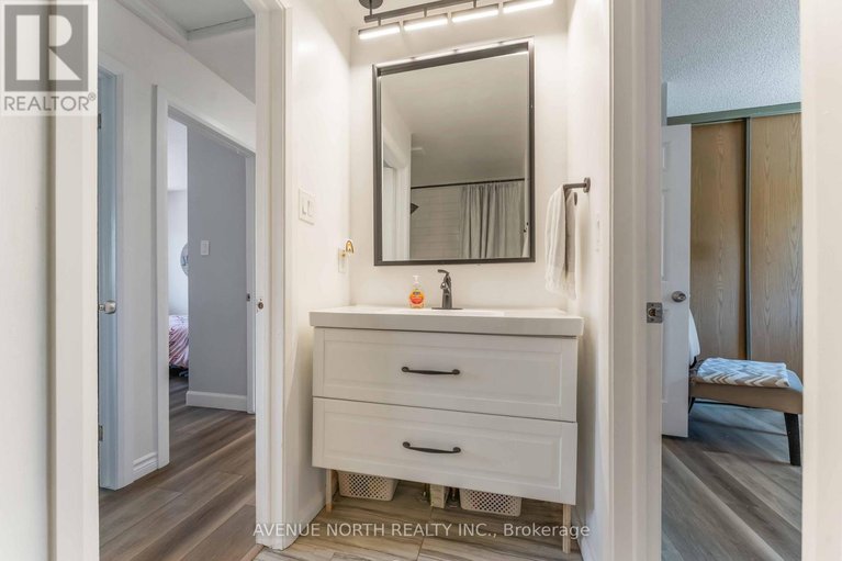 29608047/1964-garden-park-lane/blackburn-hamlet-south/ottawa/ontario/K1B5B2_27