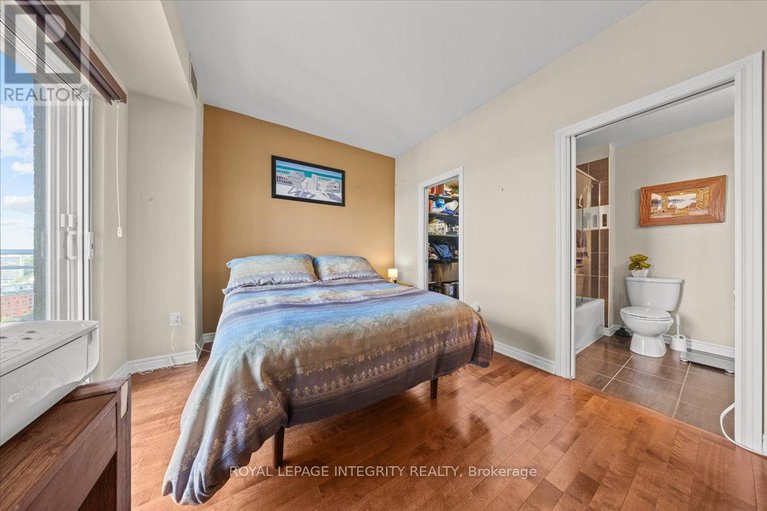 28654363/1907-70-landry-street/vanier/ottawa/ontario/K1L0A8_21