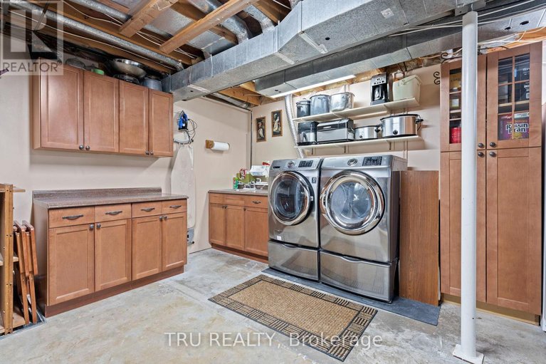 29611395/256-hoylake-crescent/bilberry-creekqueenswood-heights/ottawa/ontario/K1E2M8_36