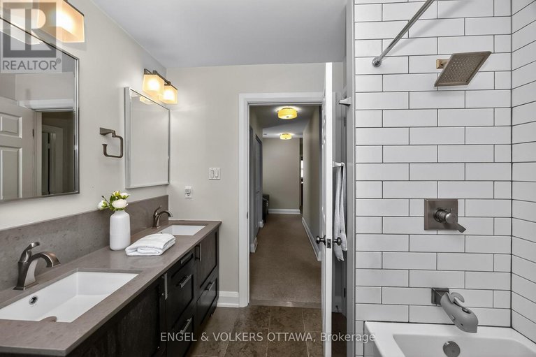 28849815/316-fairmont-avenue/civic-hospital/ottawa/ontario/K1Y1Y8_32
