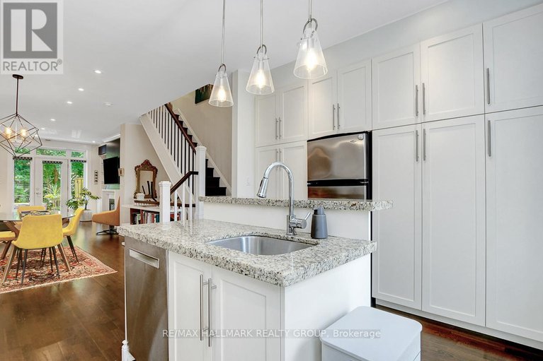 28616093/b-29-springfield-road/lindenlea/ottawa/ontario/K1M1C8_19