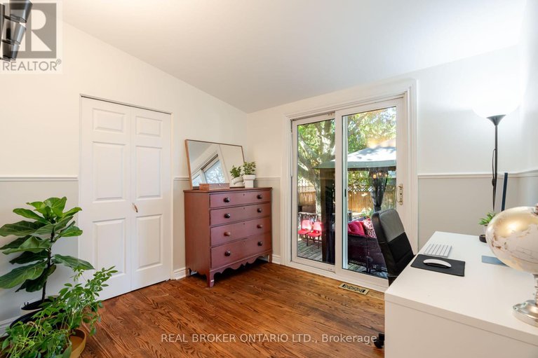 28961795/2070-cornish-street/elmvale-acresurbandale/ottawa/ontario/K1G2R8_14