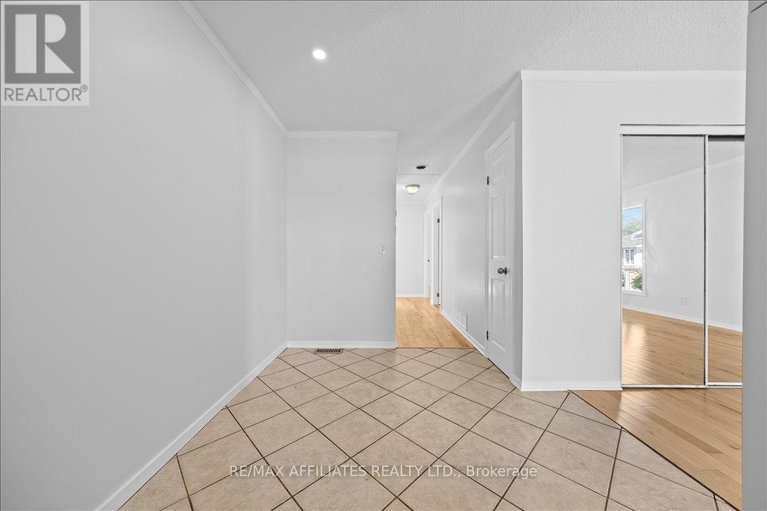 28883250/782-powers-street/town-of-rockland/clarence-rockland/ontario/K4K1L5_15