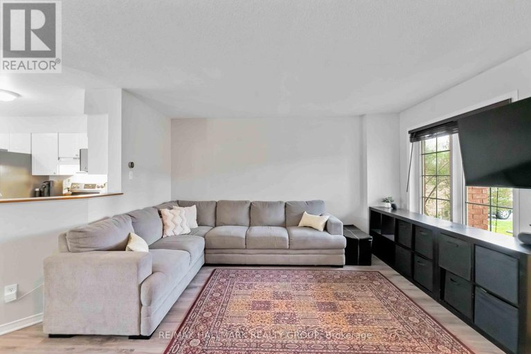 28384628/1532-duplante-avenue/fallingbrookpineridge/ottawa/ontario/K4A3Z2_7