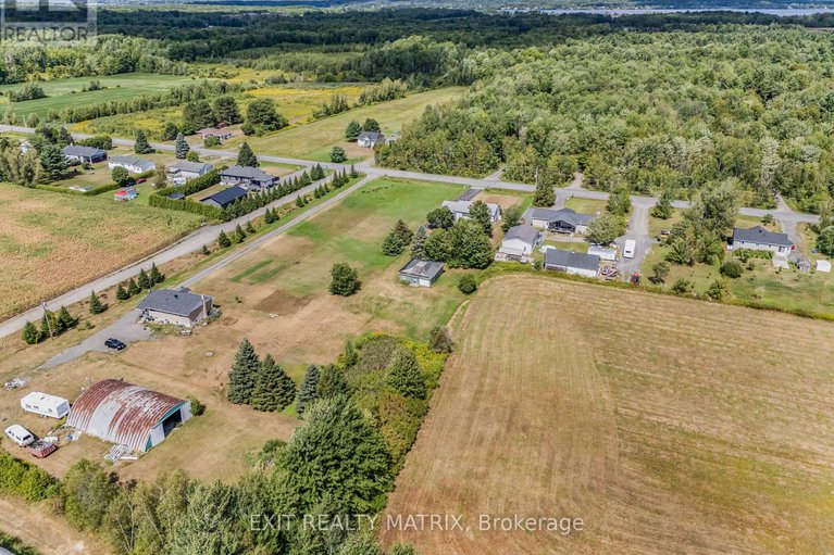 28785994/3704-pattee-road-e/champlain-twp/champlain/ontario/K6A2R2_36