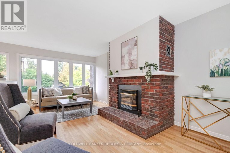 29445571/2098-eric-crescent/pineview/ottawa/ontario/K1B4P4_6