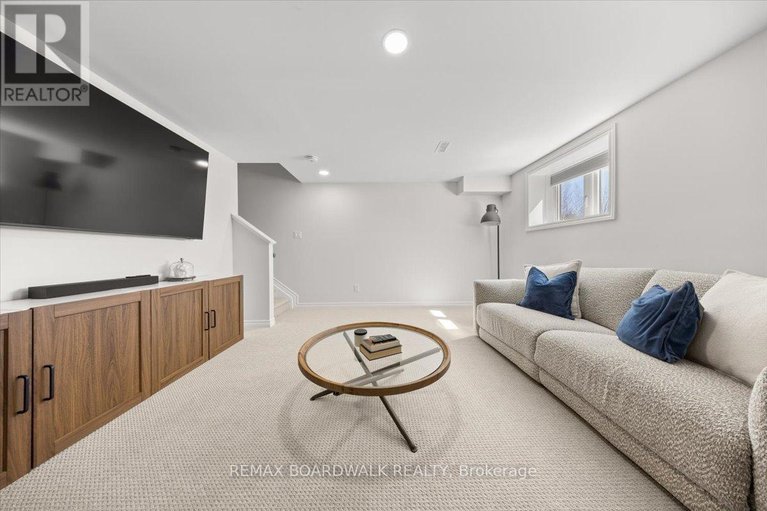 29543323/297-labelle-street/embrun/russell/ontario/K0A1W0_42