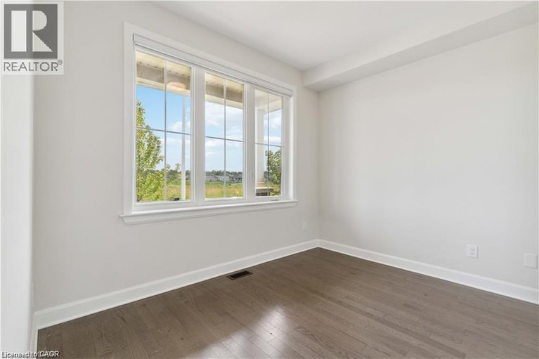 29185164/805-gamble-drive/russell/ontario/K4R0G6_2