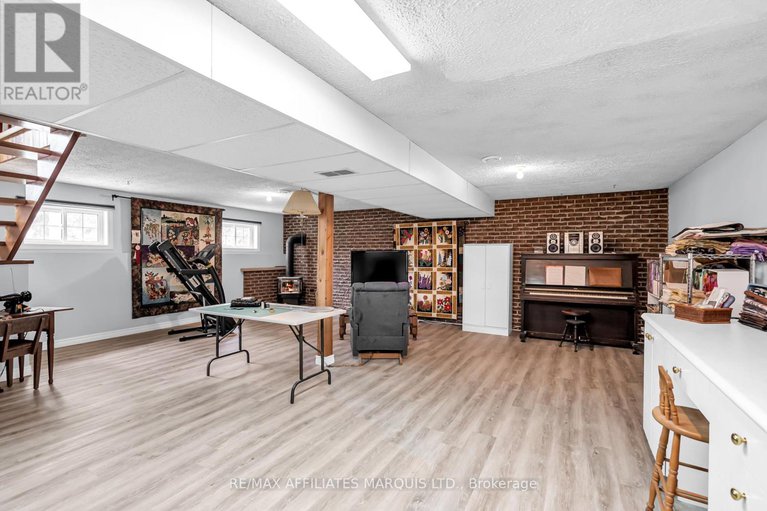 28494873/18227-oak-drive/south-glengarry-charlottenburgh-twp/south-glengarry/ontario/K0C2J0_28
