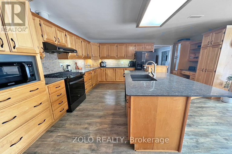 29379499/6546-clifford-avenue/south-glengarry-charlottenburgh-twp/south-glengarry/ontario/K6H7H9_21