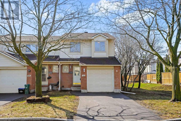 29632598/504-canotia-place/fallingbrookpineridge/ottawa/ontario/K4A2J3_1