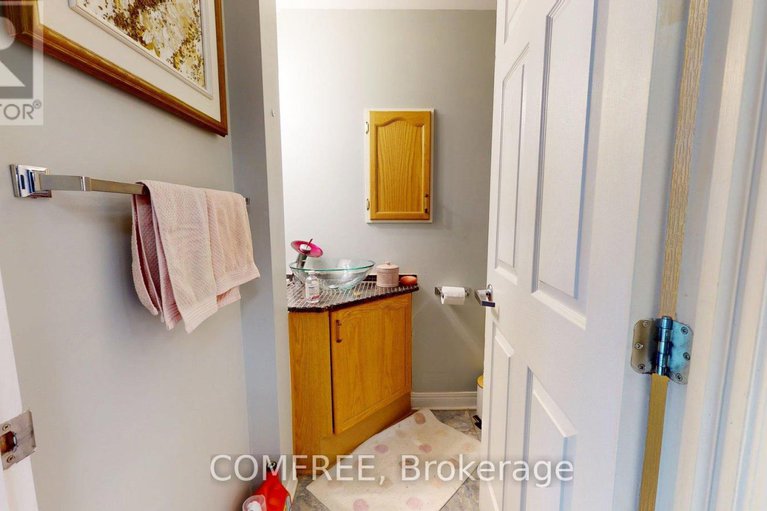 29146987/709-134-york-street/lower-townbyward-market/ottawa/ontario/K1N1K8_8