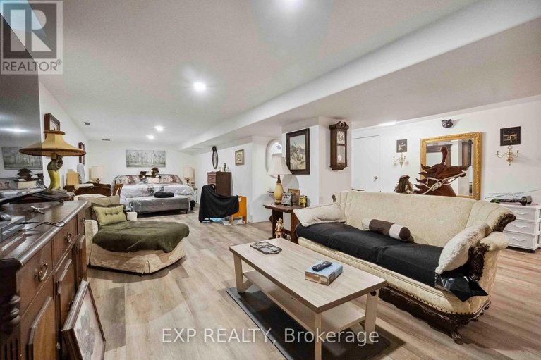 28986879/2092-legrand-crescent/queenswood-heights-south/ottawa/ontario/K1E3T6_24