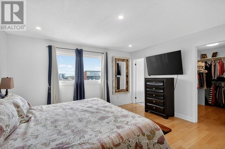 29484455/2092-legrand-crescent/queenswood-heights-south/ottawa/ontario/K1E3T6_25