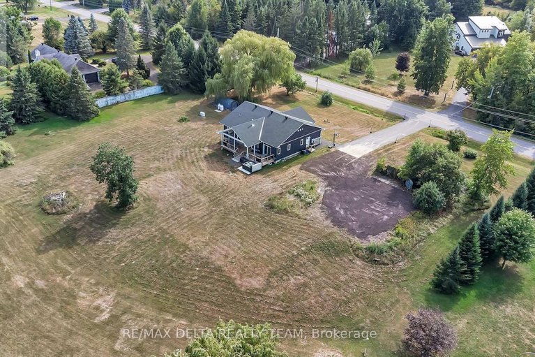 29012962/4645-mcneely-rd-road/sarsfieldbearbrook/ottawa/ontario/K4B1J1_38