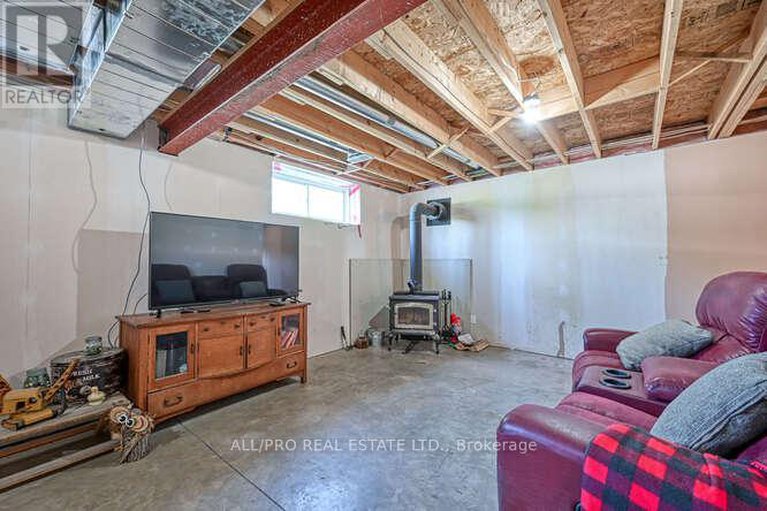 28596832/831-bolton-road/north-grenville-twp-kemptville-south/north-grenville/ontario/K0G1N0_15
