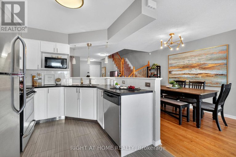 29164744/812-nesting-way/fallingbrookgardenway-south/ottawa/ontario/K4A3X2_12