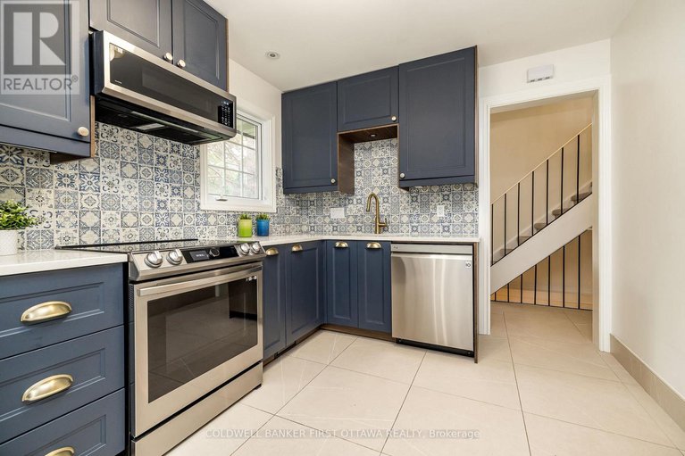 28497718/55-345-kintyre-private/carleton-square/ottawa/ontario/K2C3M6_13