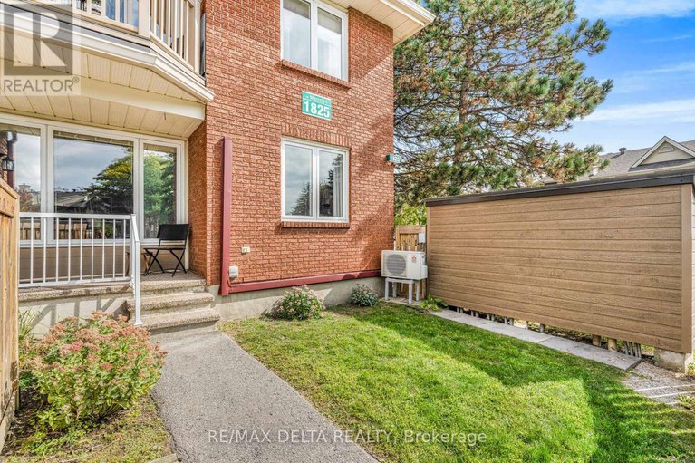 28888821/110-1825-marsala-crescent/fallingbrookpineridge/ottawa/ontario/K4A2E7_4