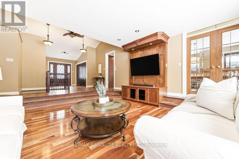 29357236/206-deerwood-drive/fitzroy-ward-south-west/ottawa/ontario/K0A2H0_7