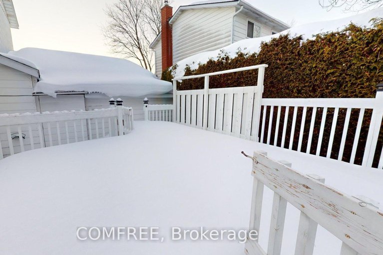 29409348/146-old-colony-road/glencairnhazeldean/ottawa/ontario/K2L1M4_24