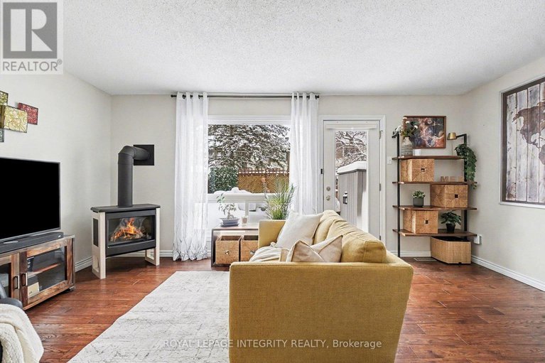 29296449/61-2003-falkirk-crescent/blackburn-hamlet-south/ottawa/ontario/K1B4Y8_5